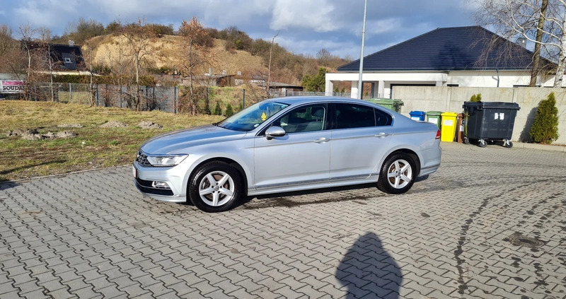 Volkswagen Passat cena 59900 przebieg: 58276, rok produkcji 2015 z Międzychód małe 379